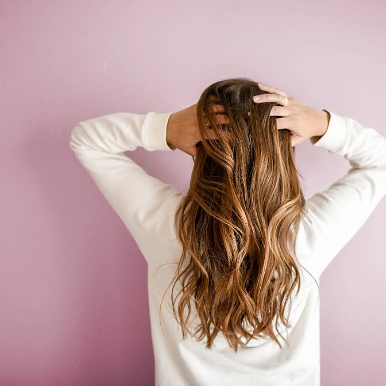 Comment colorer ses cheveux blancs de manière naturelle